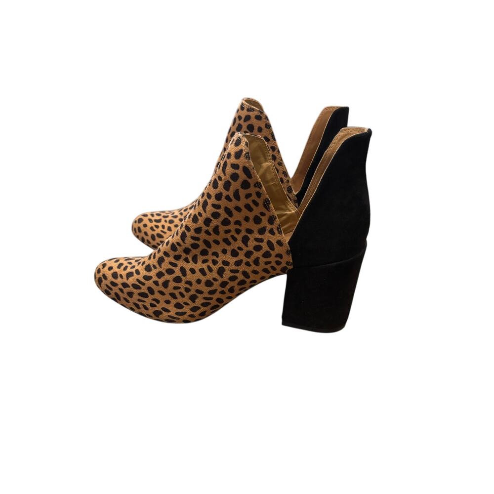 Bamboo leopard print ankle booties, possibly made of faux suede size 7.5 - Picture 2 of 4